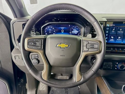 Used 2023 Chevrolet Silverado 1500 High Country w/ Technology Package image 12