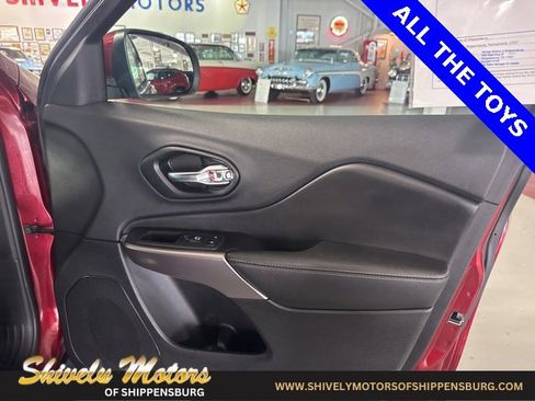 Certified 2021 Jeep Cherokee Limited w/ Elite Package image 42