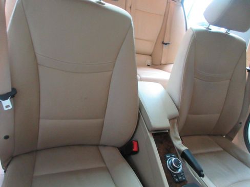 Used 2011 BMW 328i Wagon RWD image 29