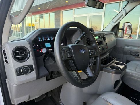 Used 2021 Ford E-350 and Econoline 350 Super Duty w/ Power Windows & Locks Group image 24