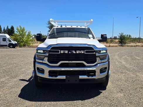 New 2026 RAM 5500 4x4 Crew Cab image 2