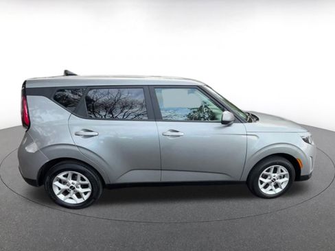 Used 2025 Kia Soul LX w/ LX Technology Package image 16