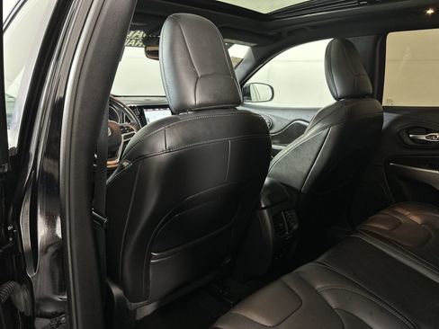 Used 2019 Jeep Cherokee High Altitude image 28