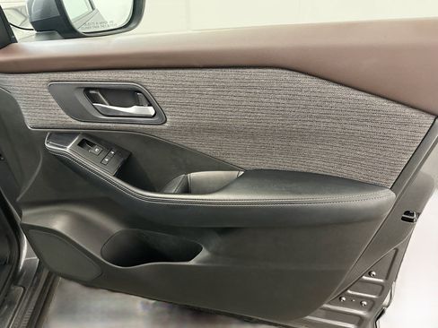 Used 2023 Nissan Rogue SV AWD/4WD image 32