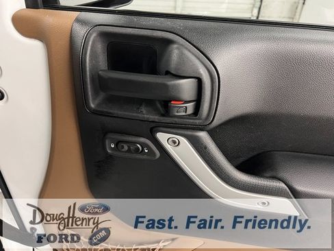 Used 2014 Jeep Wrangler Unlimited Sahara w/ Dual Top Group image 36