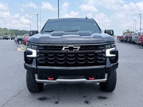 Used 2023 Chevrolet Silverado 1500 ZR2 w/ Technology Package AWD/4WD image 3