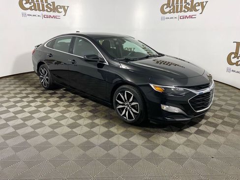 Used 2022 Chevrolet Malibu RS image 1