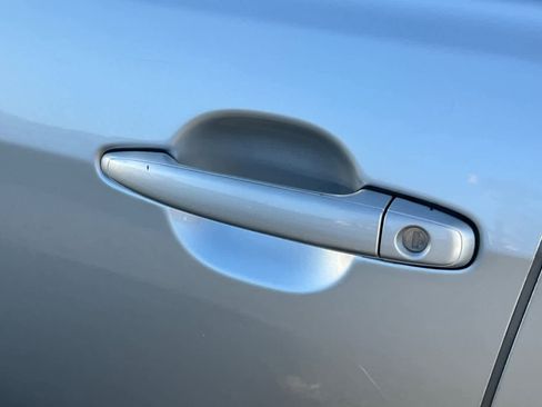 Used 2011 Toyota Camry LE image 7