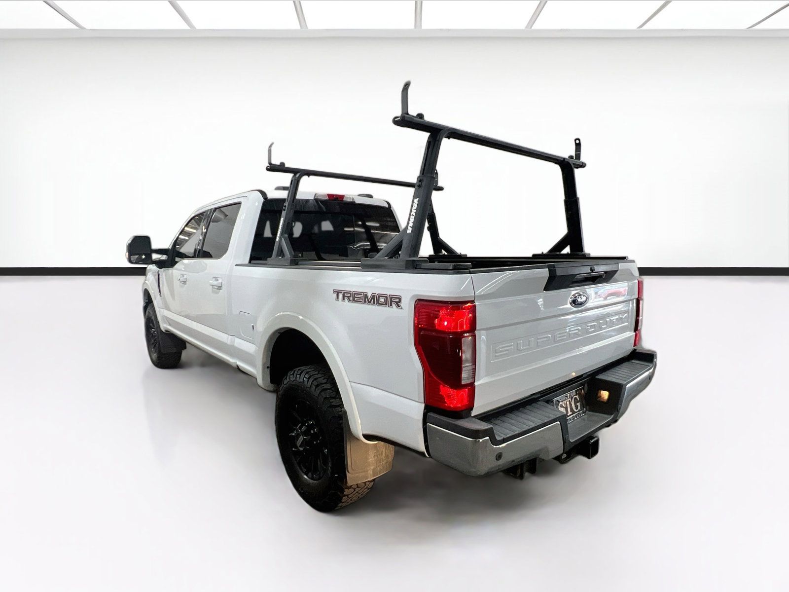 Used 2022 Ford F350 Lariat w/ Tremor Off-Road Package AWD/4WD image 6