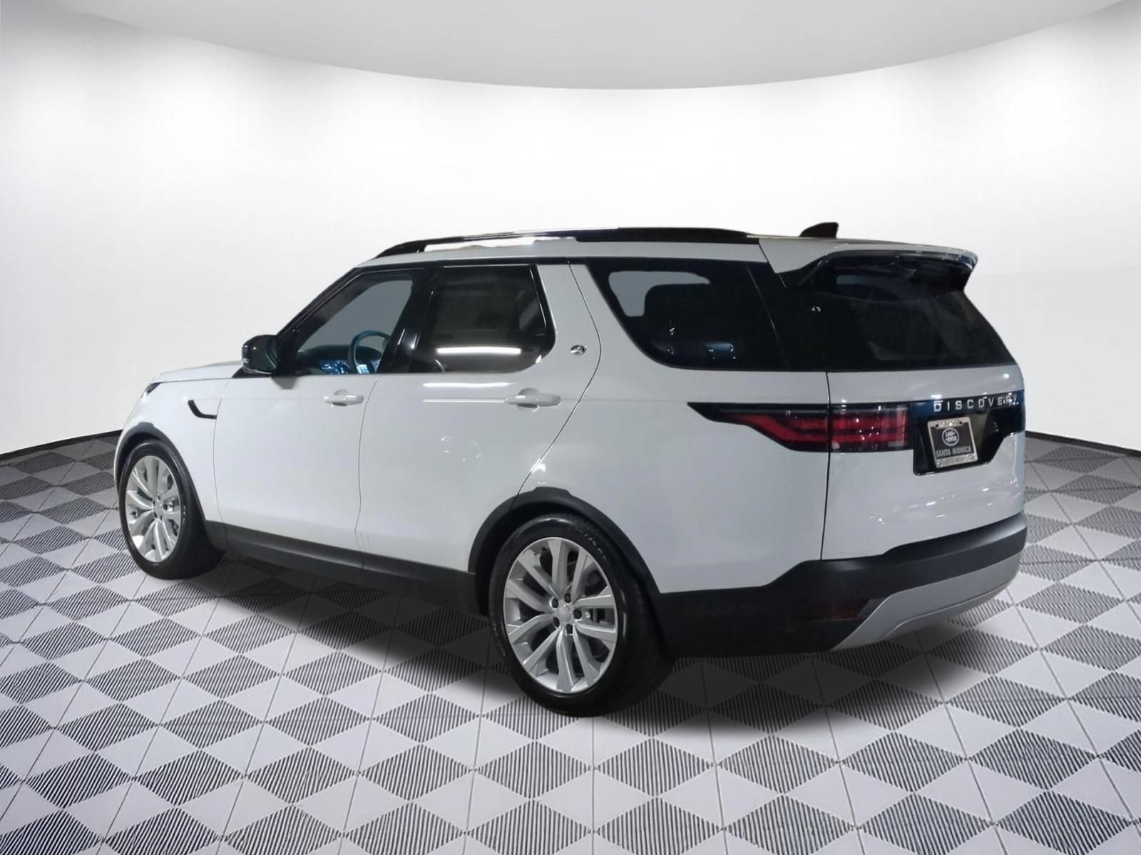 New 2026 Land Rover Discovery S AWD/4WD image 3