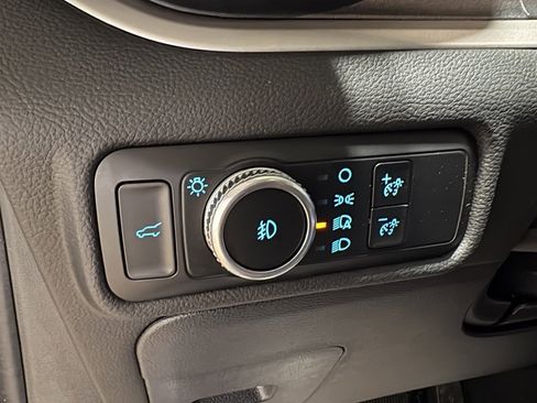 Used 2023 Ford Explorer XLT w/ Equipment Group 202A image 18