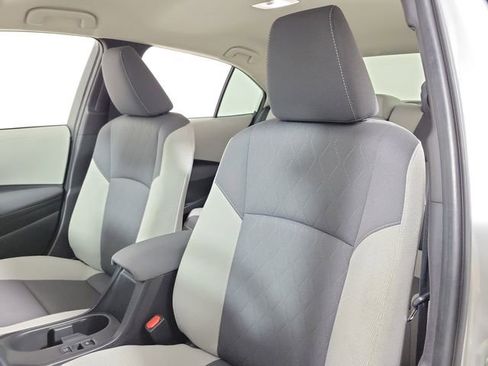 Used 2025 Toyota Corolla LE FWD image 20