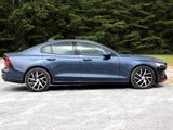 Used 2019 Volvo S60 T6 Momentum w/ Premium Package image 2