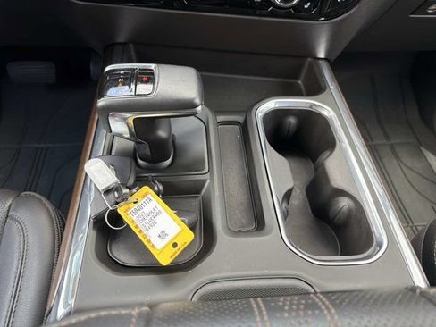 Used 2023 Chevrolet Silverado 1500 High Country w/ Technology Package AWD/4WD image 30