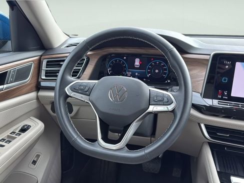 Used 2025 Volkswagen Atlas SE image 13