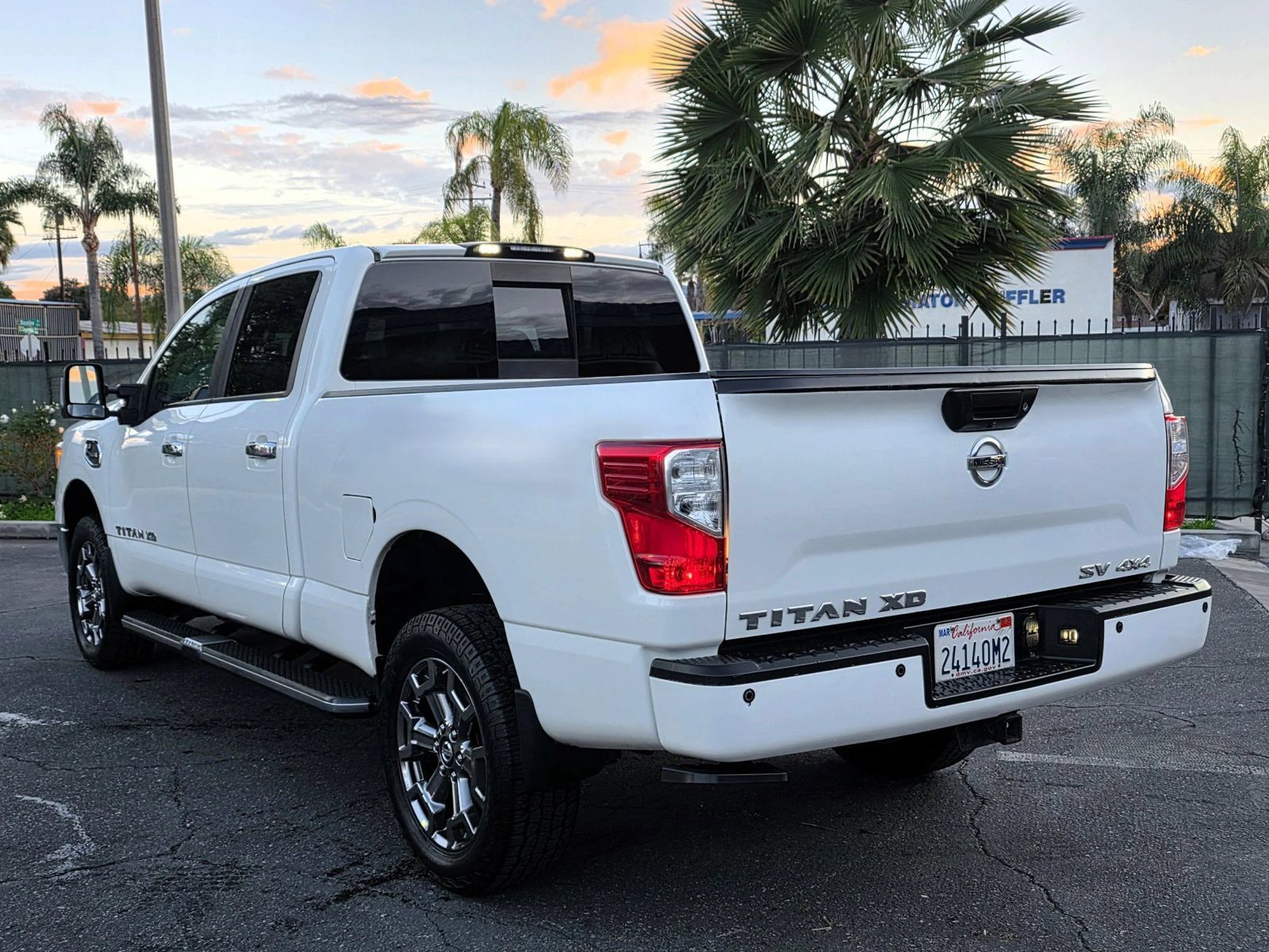 Used 2017 Nissan Titan SV AWD/4WD image 4