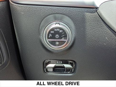 Used 2022 Mercedes-Benz C 300 4MATIC Sedan image 19