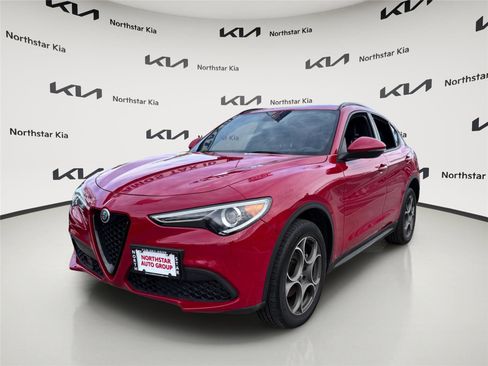 Used 2022 Alfa Romeo Stelvio Sprint image 1