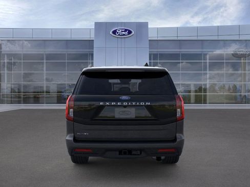 New 2025 Ford Expedition Active image 5