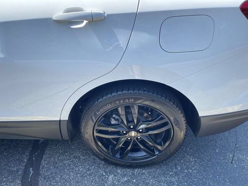 Used 2020 Chevrolet Equinox LT w/ Sport Edition FWD image 31