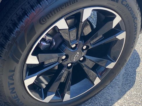 New 2026 Chevrolet Equinox RS w/ Convenience Package III FWD image 25