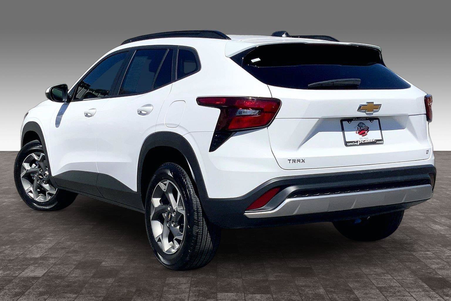 Used 2026 Chevrolet Trax LT FWD image 11