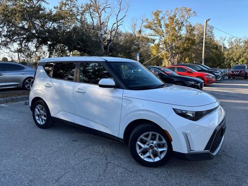 Used 2024 Kia Soul LX w/ Option Group 015 image 6