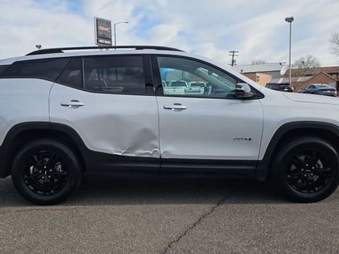 Used 2022 GMC Terrain AT4 w/ Tech Package AWD/4WD image 9