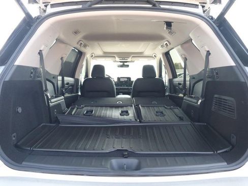 New 2025 Nissan Pathfinder Platinum w/ Cargo Package image 9