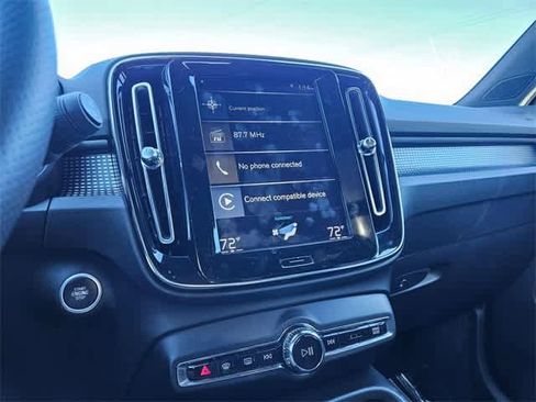 Used 2020 Volvo XC40 T5 R-Design image 29