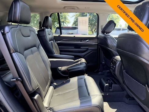 Certified 2023 Jeep Grand Cherokee L Limited w/ Luxury Tech Group II AWD/4WD image 9