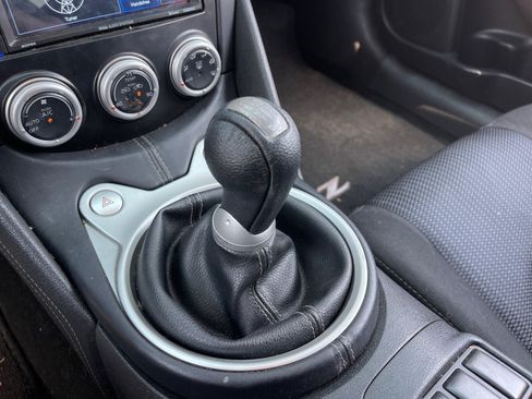 Used 2009 Nissan 370Z Coupe RWD image 14