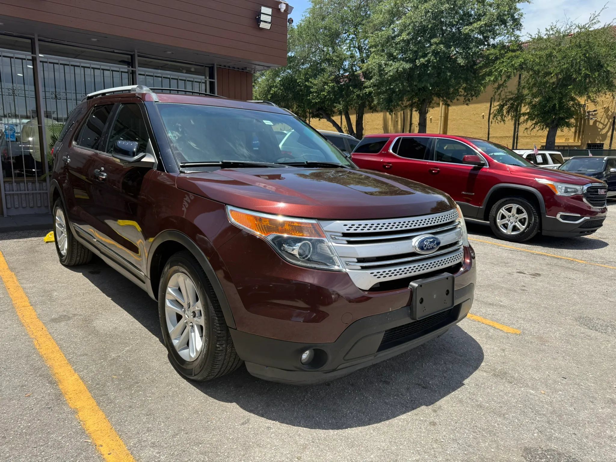 Used 2012 Ford Explorer XLT AWD/4WD image 3