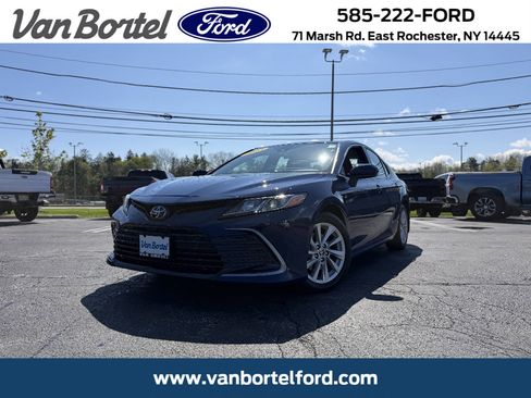 Used 2023 Toyota Camry LE AWD/4WD image 1