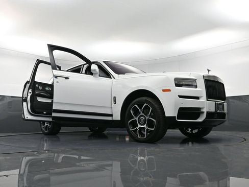 Certified 2021 Rolls-Royce Cullinan Black Badge image 43