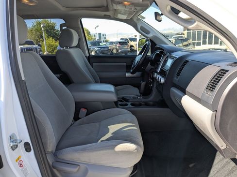 Used 2018 Toyota Sequoia SR5 w/ Carpet Cargo Mat Package AWD/4WD image 29