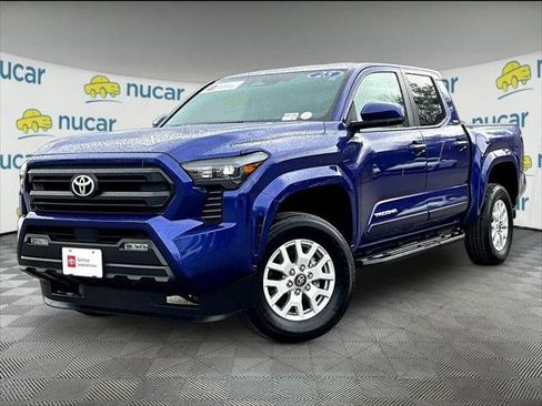 Used 2025 Toyota Tacoma SR5 image 3