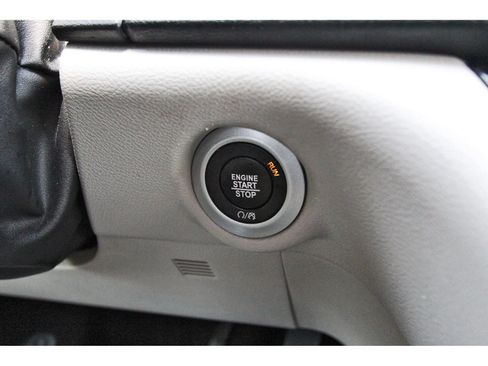 Used 2023 Chrysler Pacifica Touring-L FWD image 20