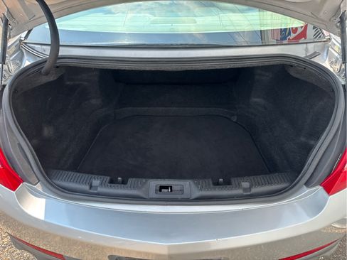 Used 2013 Lincoln MKS FWD image 29