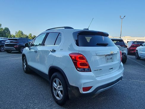Used 2018 Chevrolet Trax LT w/ LT Convenience Package AWD/4WD image 3