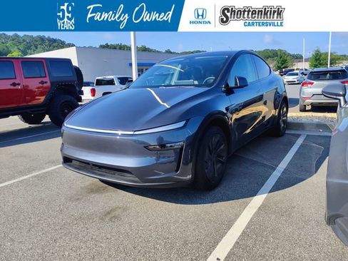 Used 2026 Tesla Model Y Long Range RWD image 1