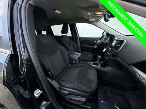 Used 2015 Jeep Cherokee Latitude image 21