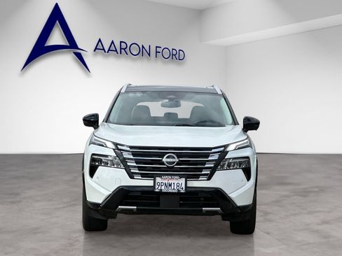 Used 2024 Nissan Rogue Platinum FWD image 9