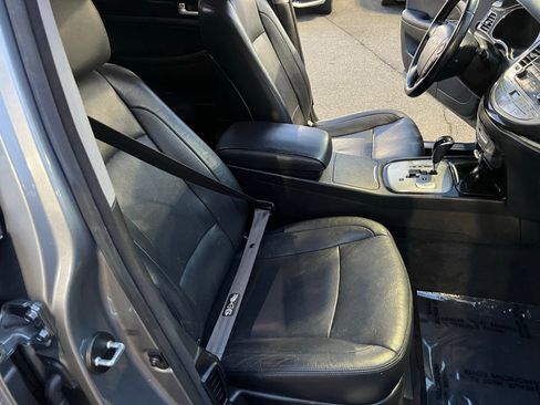 Used 2013 Hyundai Genesis 3.8 image 26