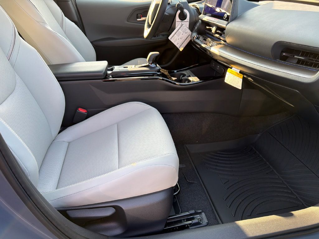 New 2027 Toyota Prius Limited w/ Limited Premium Package FWD image 17