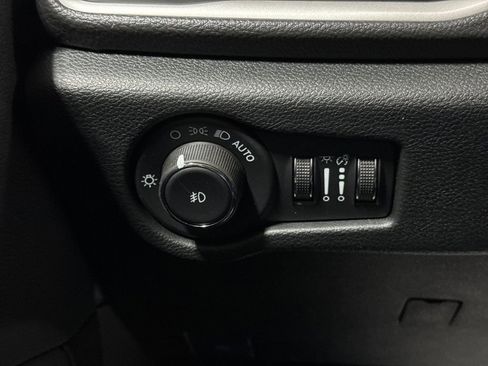 New 2026 Chrysler Pacifica Select image 16