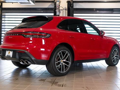 Certified 2026 Porsche Macan AWD/4WD image 9