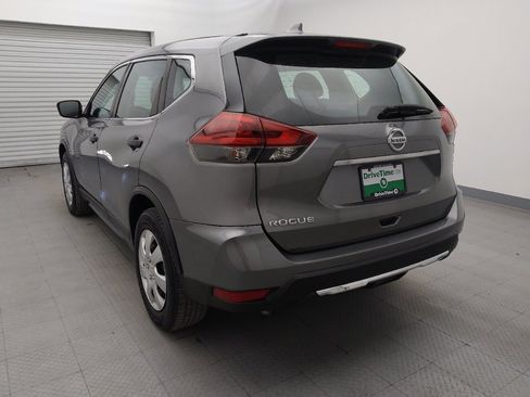 Used 2018 Nissan Rogue S image 5