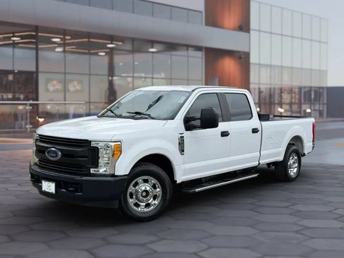 Used 2017 Ford F250 XL RWD image 2