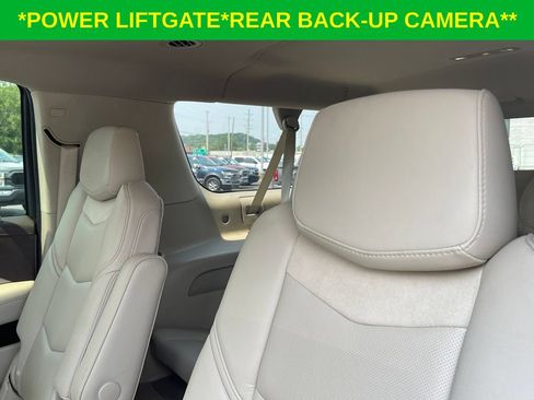 Used 2017 Cadillac Escalade ESV Luxury AWD/4WD image 13